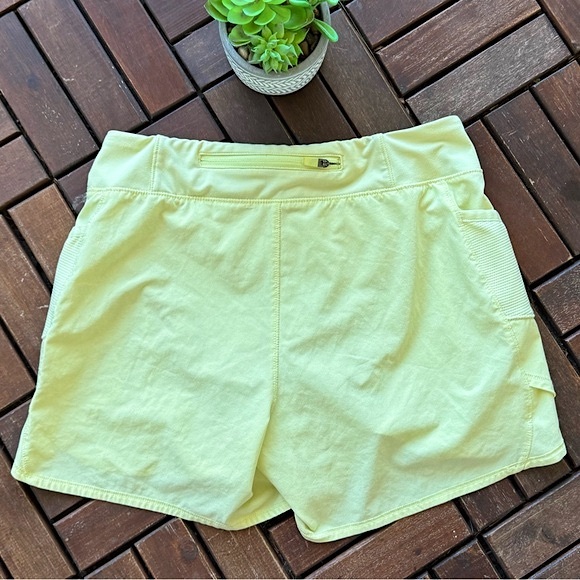 ✨EUC✨ Athleta Girls Record Breaker 3” Shorts - Girl’s Size XL/14 - Picture 3 of 5